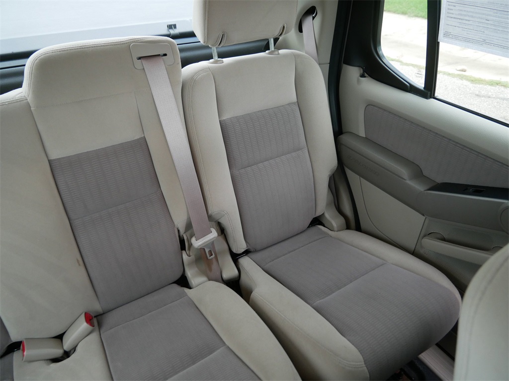 2007 Ford Explorer Sport Trac XLT photo 17