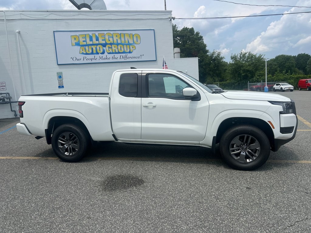 2025 Nissan Frontier SV photo 3