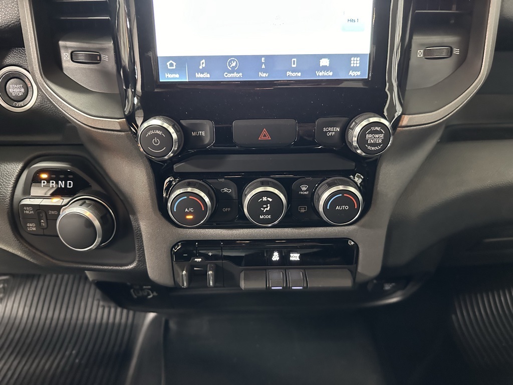 2024 Ram 2500 Tradesman photo 3