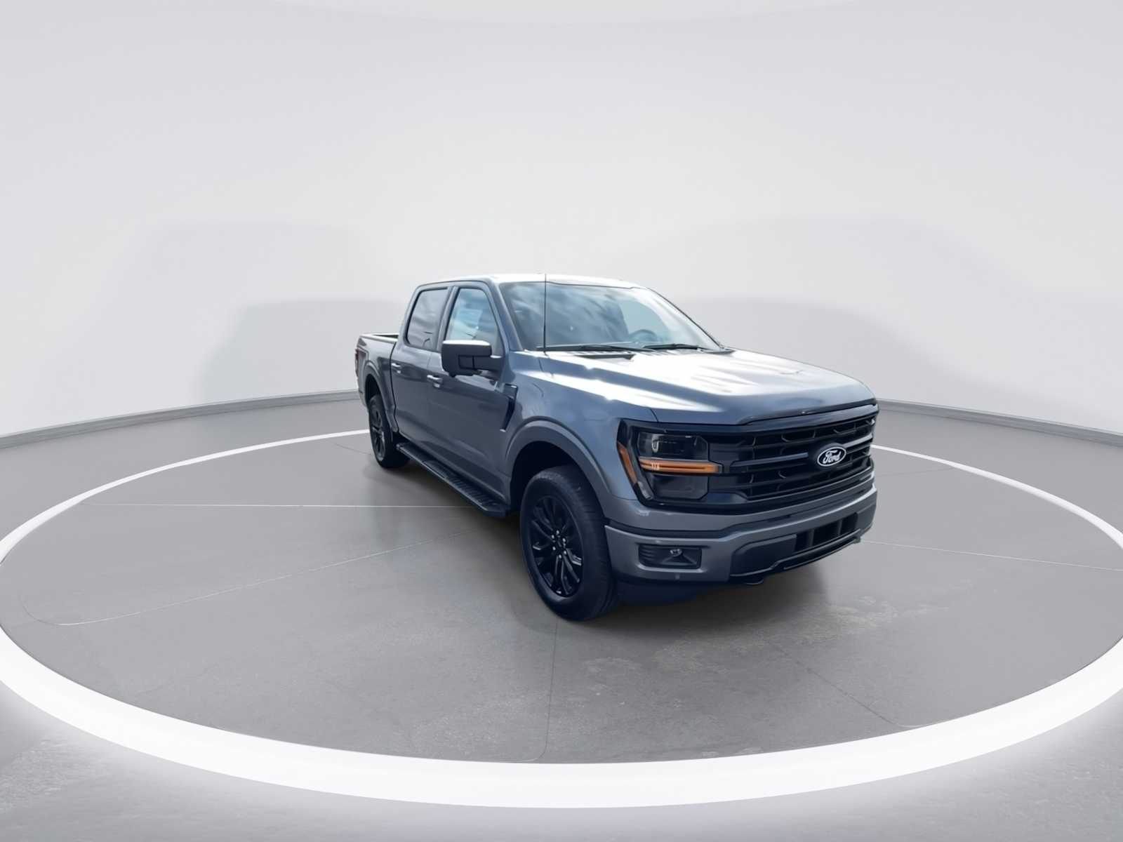 2024 Ford F-150 XLT photo 2