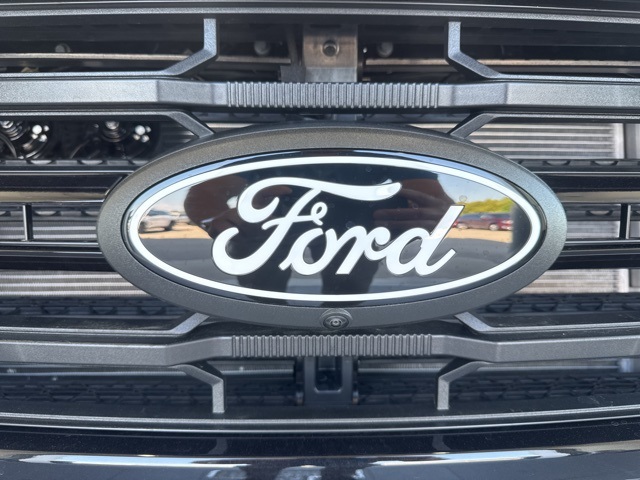 2025 Ford F-150 XLT photo 2