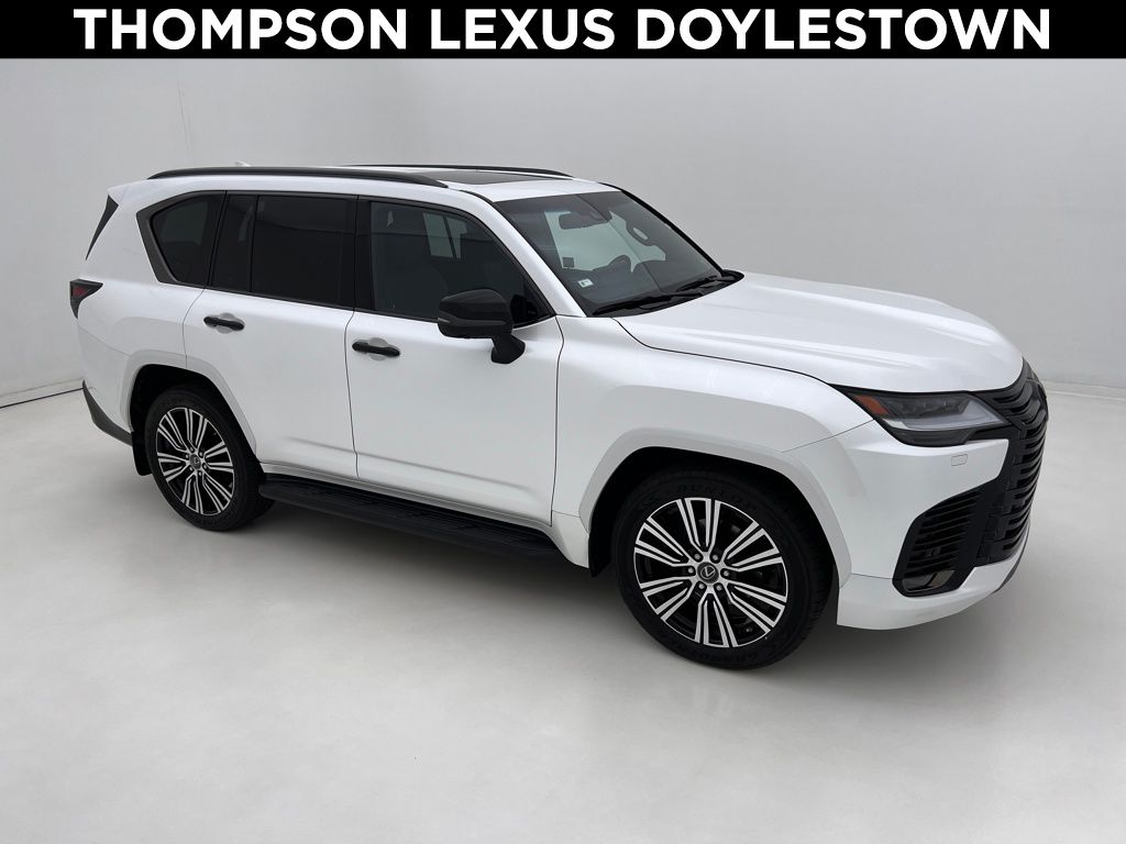 2023 Lexus LX 600 Luxury photo 2