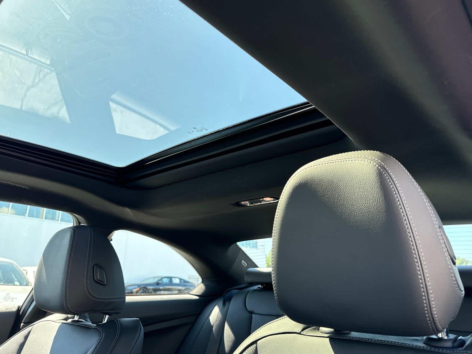 2024 Bmw 230i xDrive photo 4