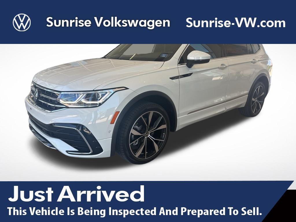2024 Volkswagen Tiguan SEL R-Line Black photo 2