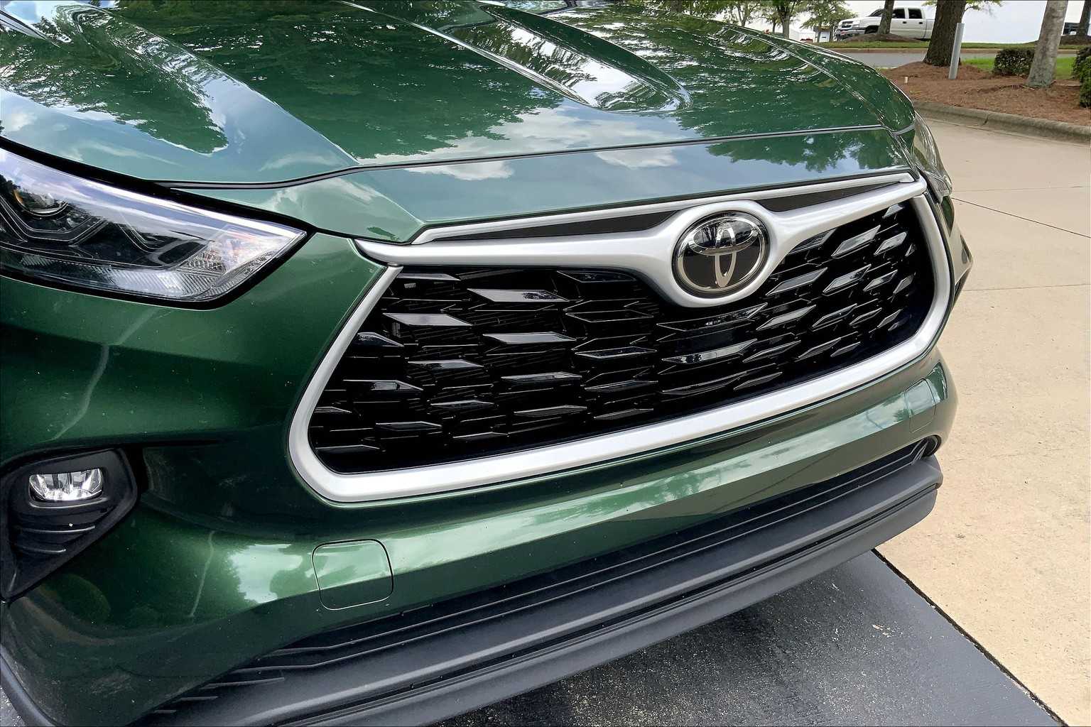 2024 Toyota Highlander XLE photo 29