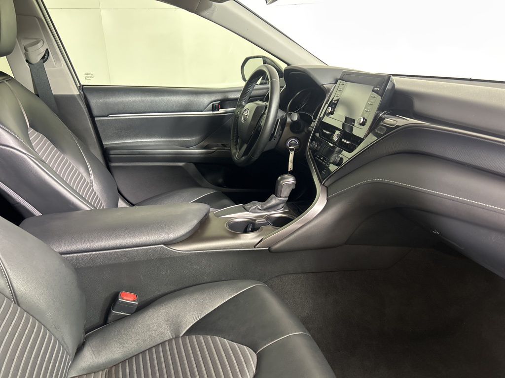 2021 Toyota Camry SE photo 15