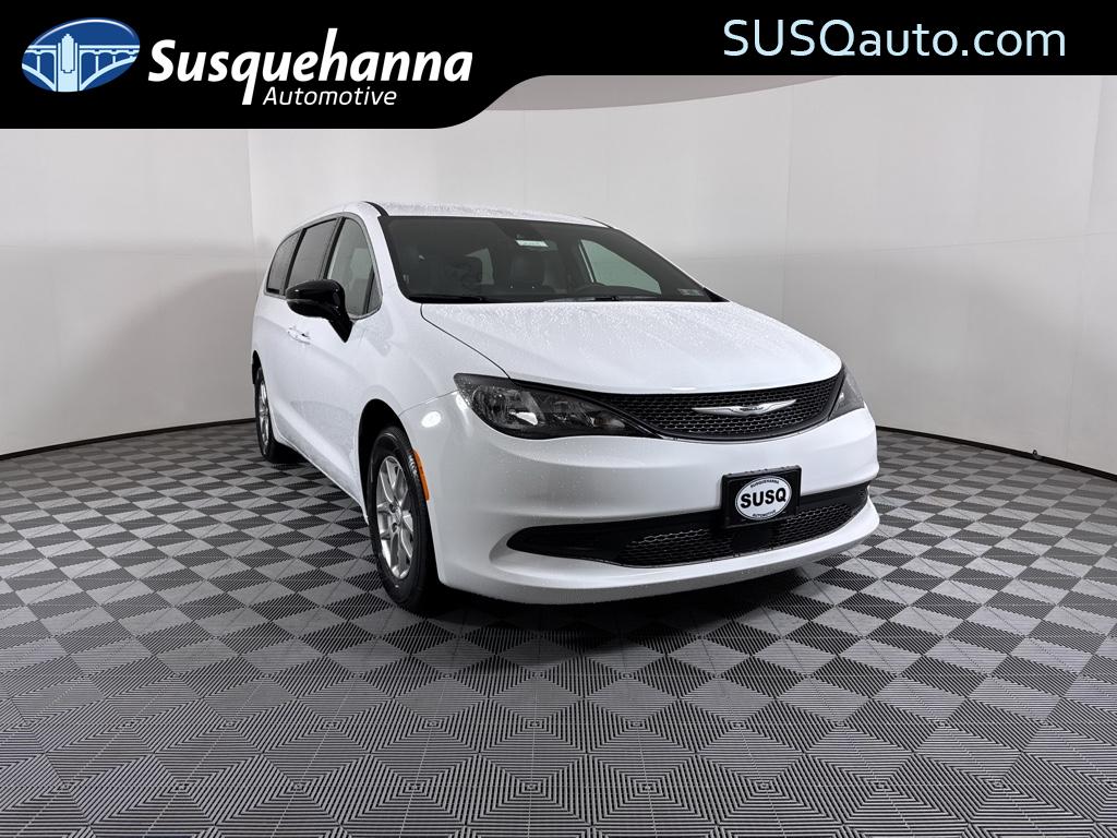 2026 Chrysler Voyager LX's photo