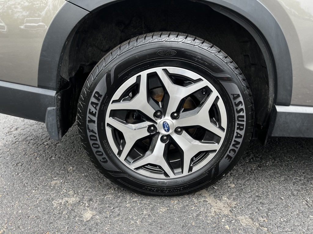 2020 Subaru Forester Premium photo 24