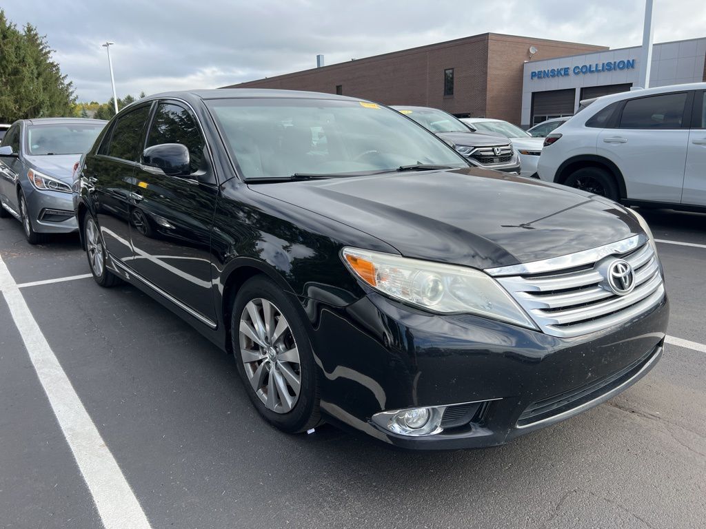 2011 Toyota Avalon Limited photo 3