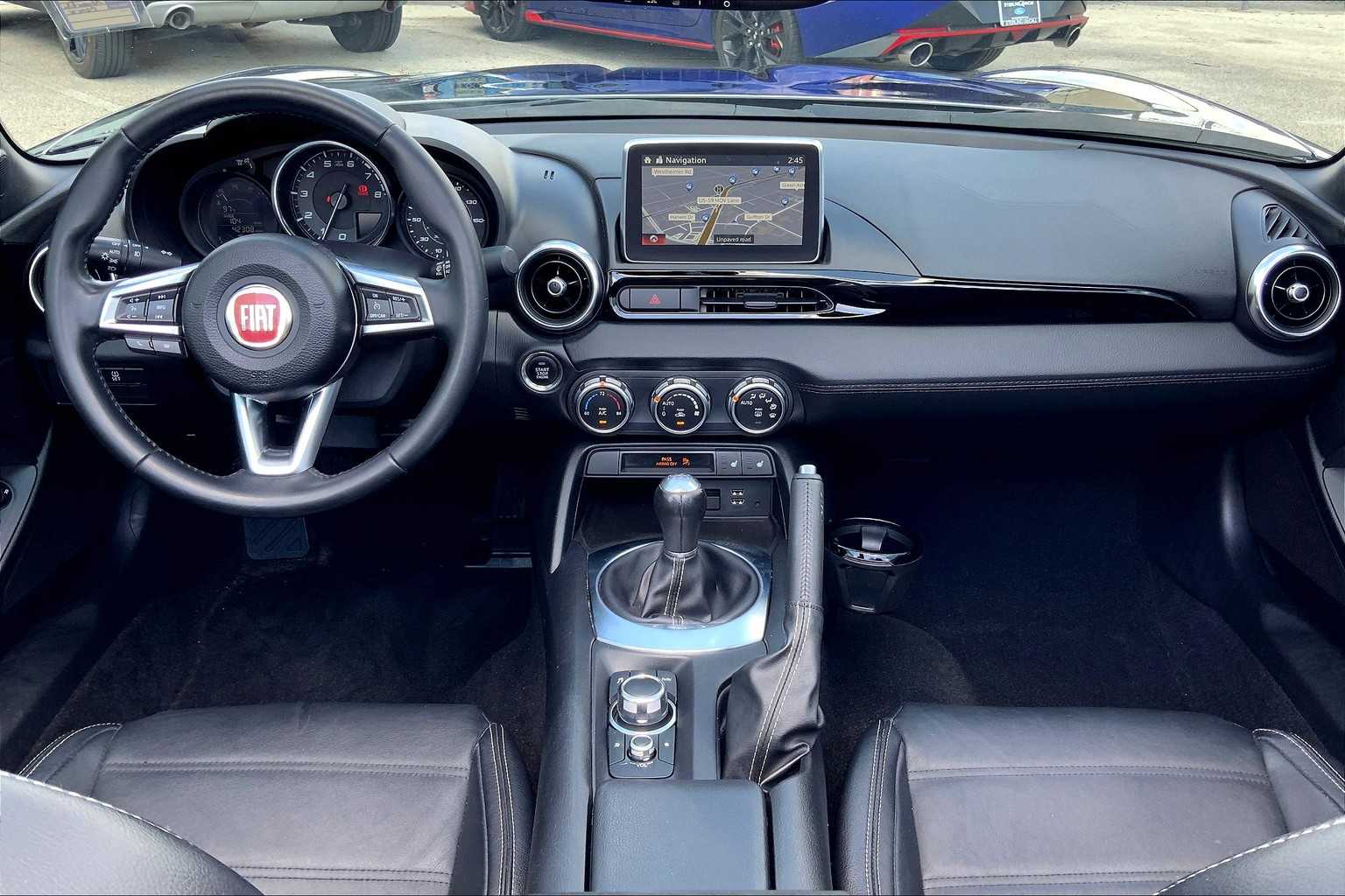 2017 Fiat 124 Spider Lusso photo 13