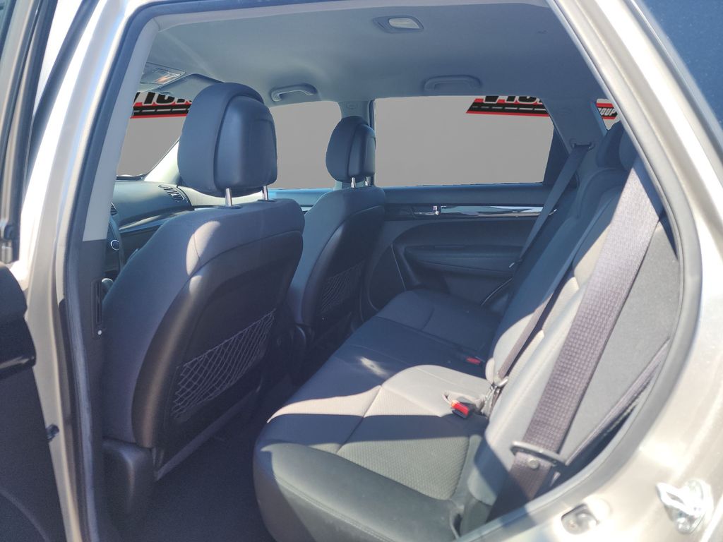 2013 Kia Sorento LX photo 8