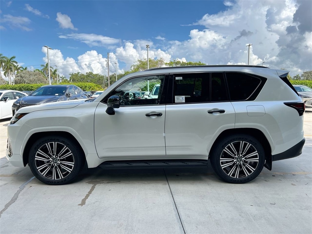 2025 Lexus LX 600 Luxury photo 4