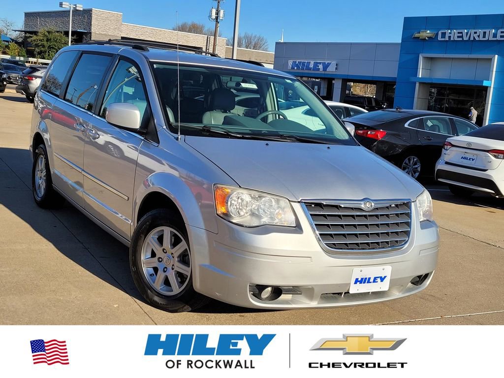 2010 Chrysler Town & Country Touring's photo