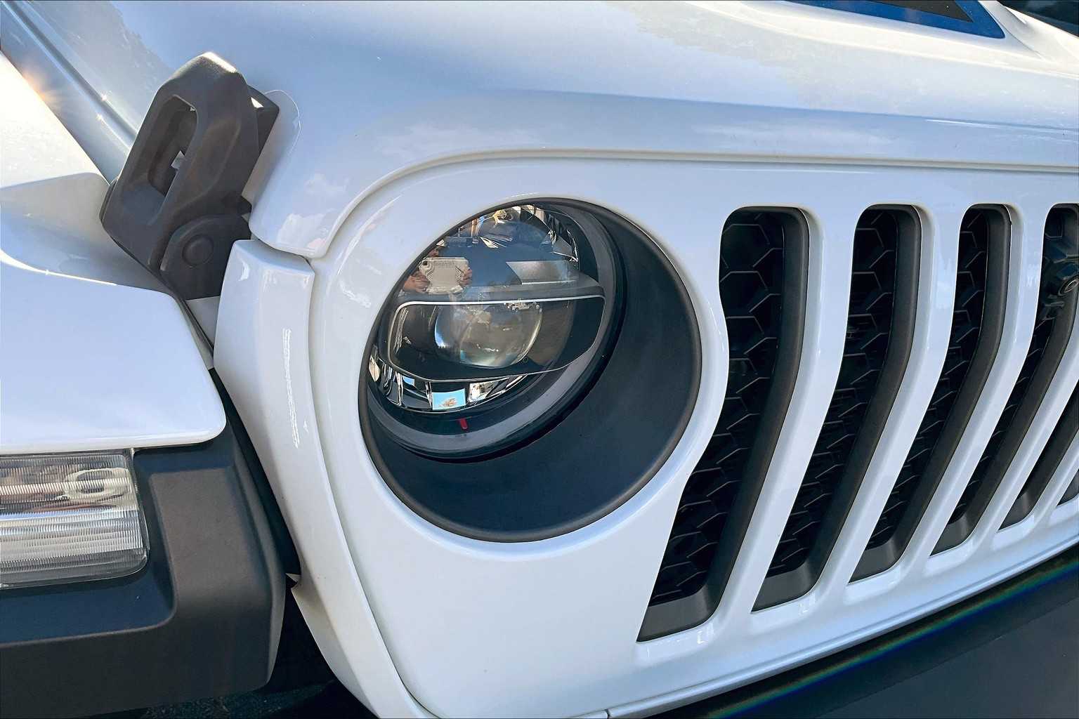 2022 Jeep Wrangler 4xe Unlimited Rubicon photo 24