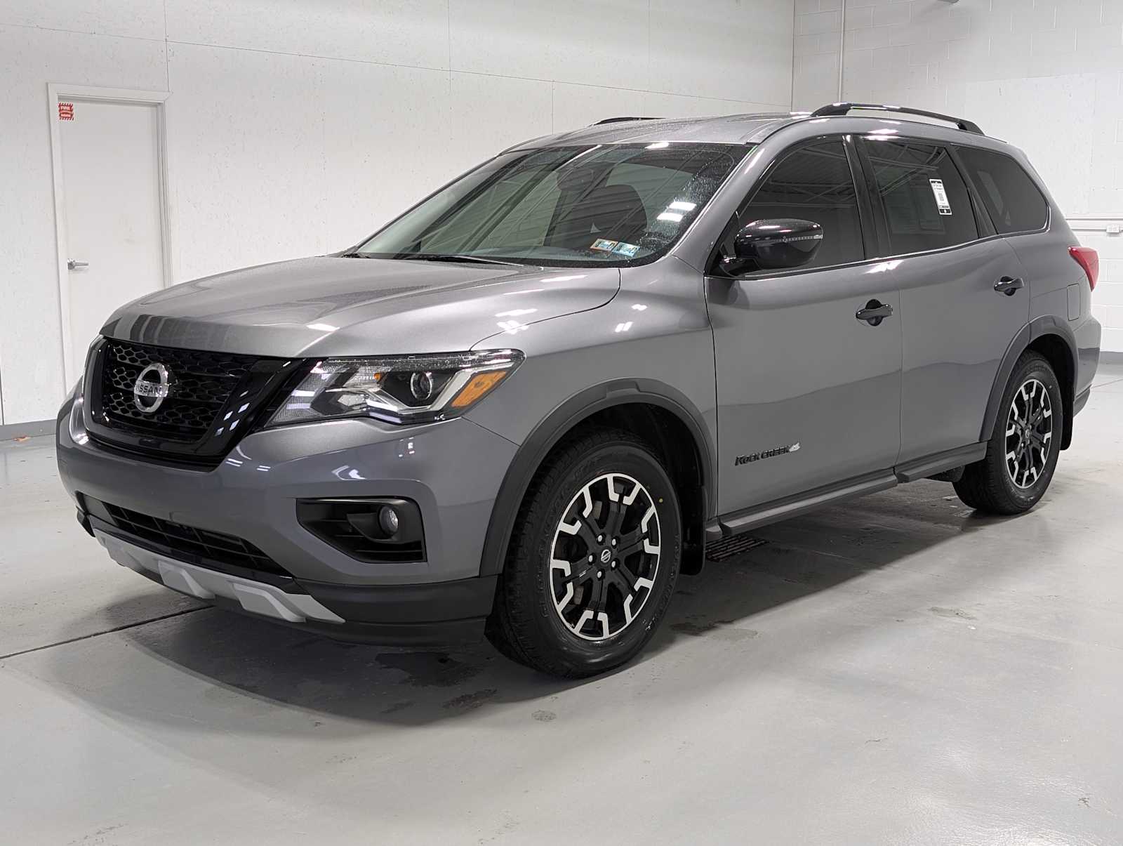 2020 Nissan Pathfinder SV
