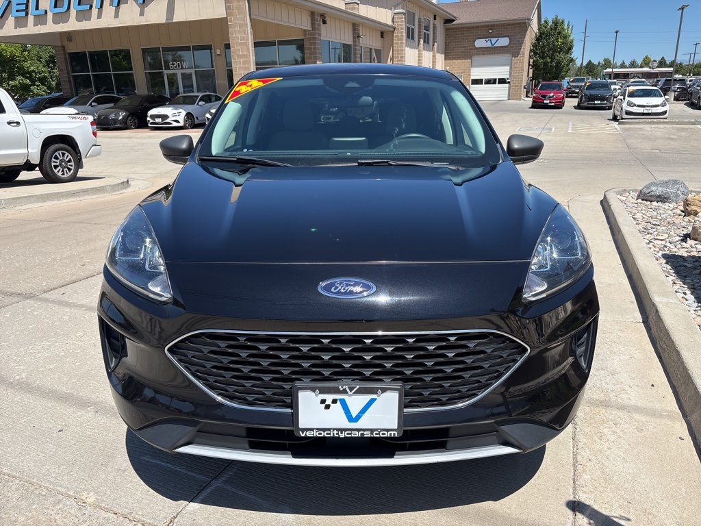 2022 Ford Escape SE photo 2
