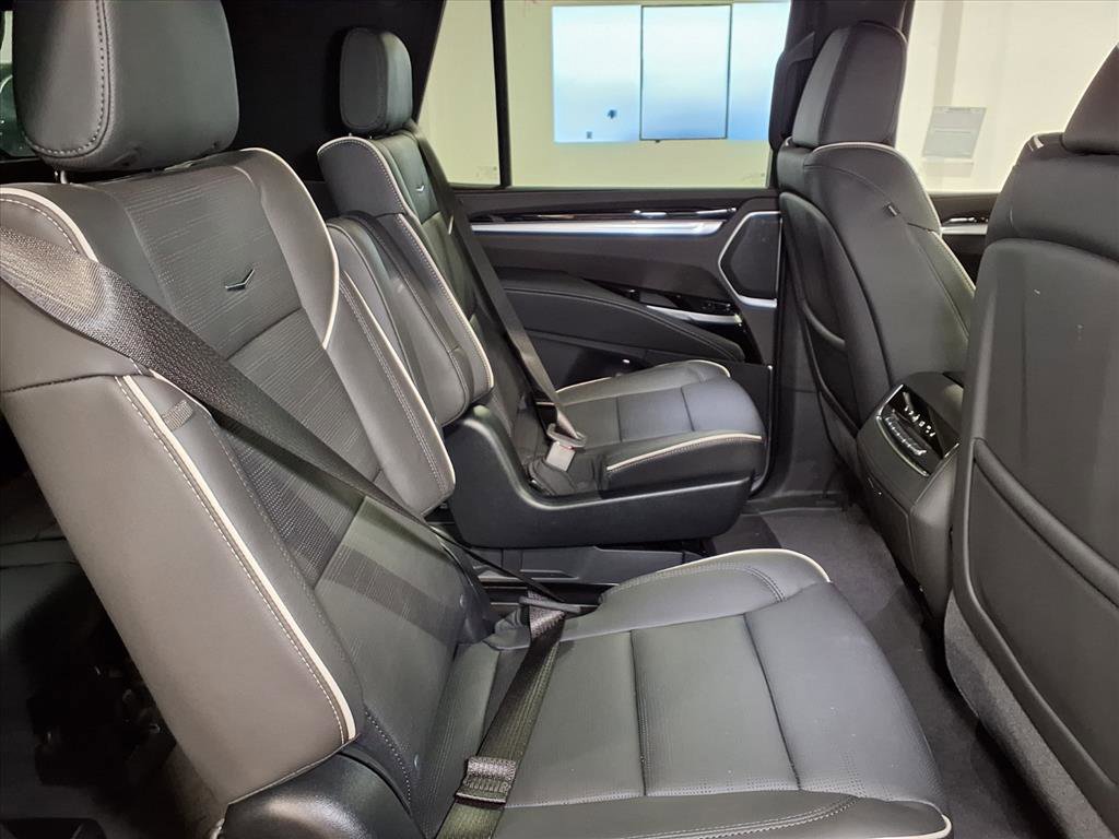 2026 Cadillac Escalade Sport photo 3