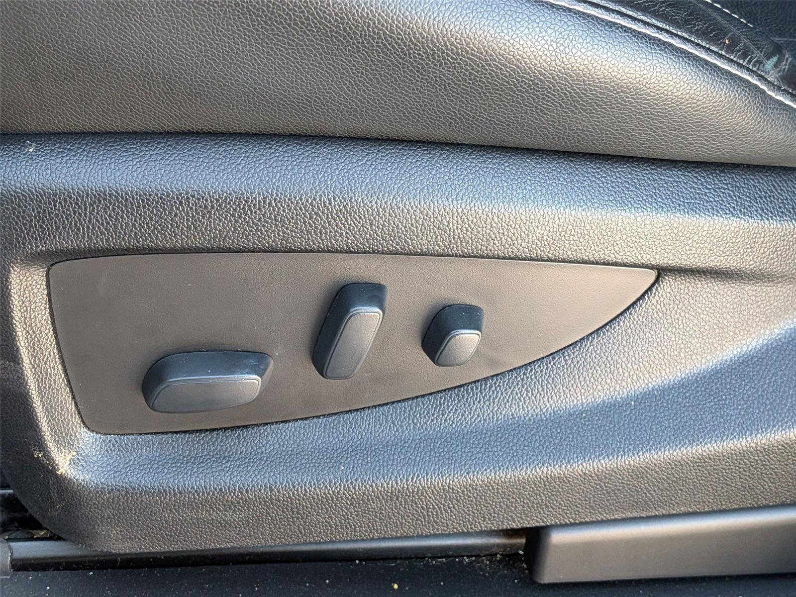2019 Gmc Yukon SLT photo 13