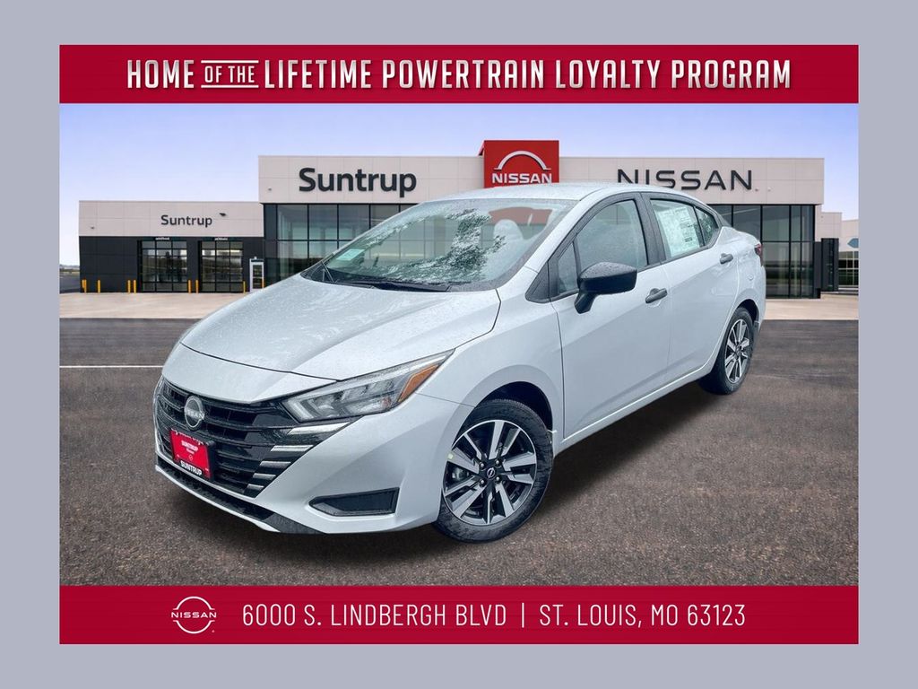 2025 Nissan Versa S's photo
