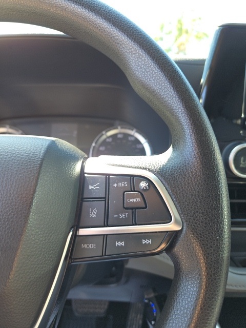 2021 Toyota Highlander L photo 20