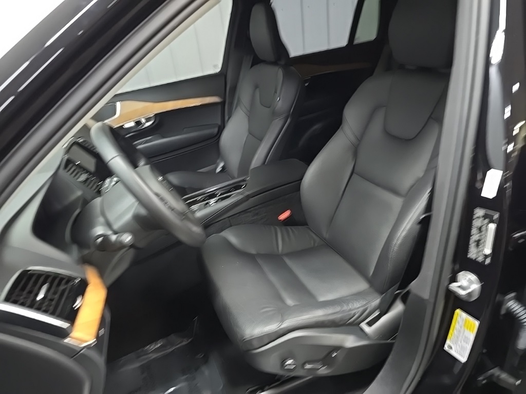 2024 Volvo XC90 B5 Plus photo 29