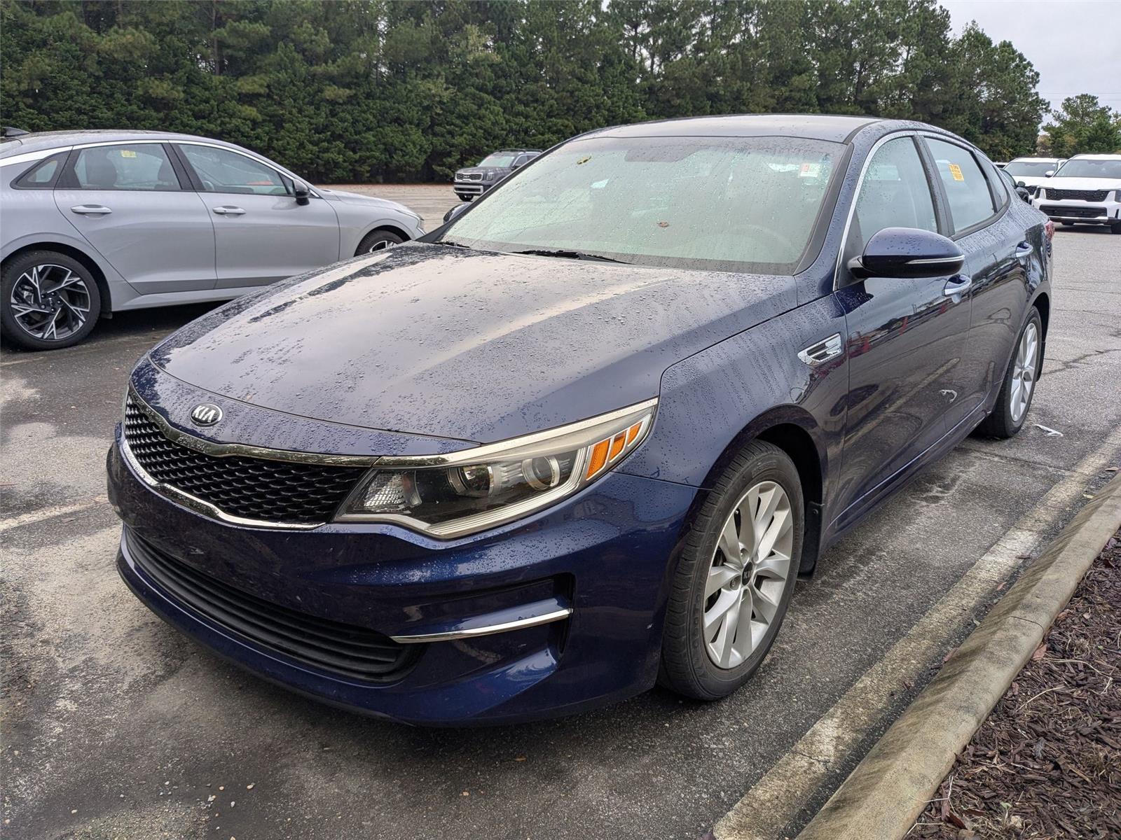 2018 Kia Optima LX photo 3