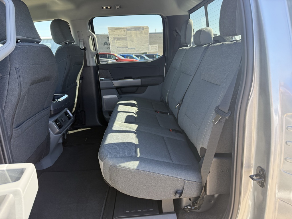 2025 Ford F-150 XLT photo 8