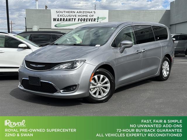 2019 Chrysler Pacifica Touring Plus's photo