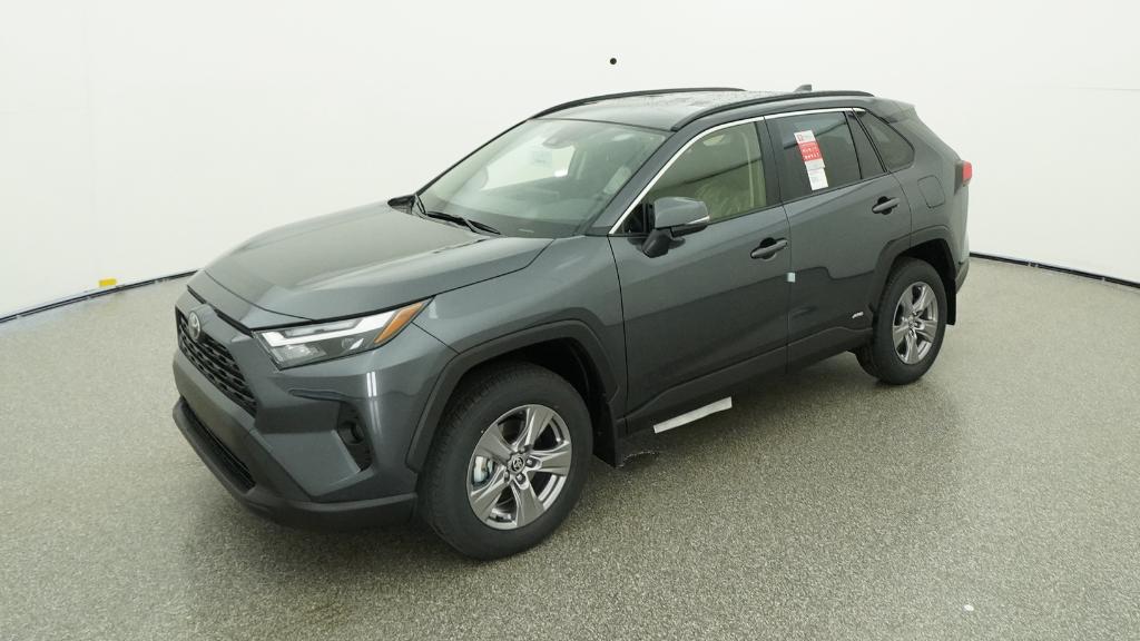 2025 Toyota RAV4 XLE's photo