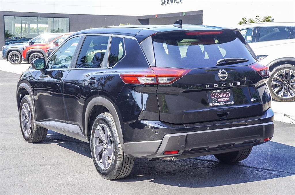 2024 Nissan Rogue SV photo 4