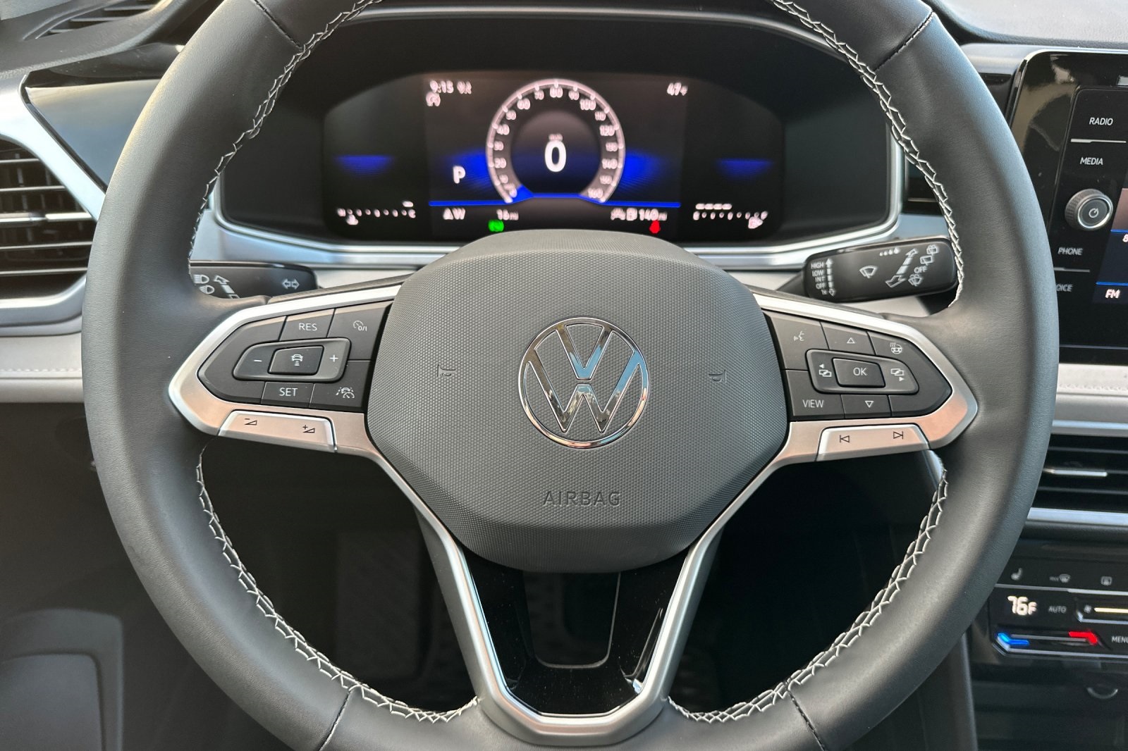 2025 Volkswagen Taos SE photo 21