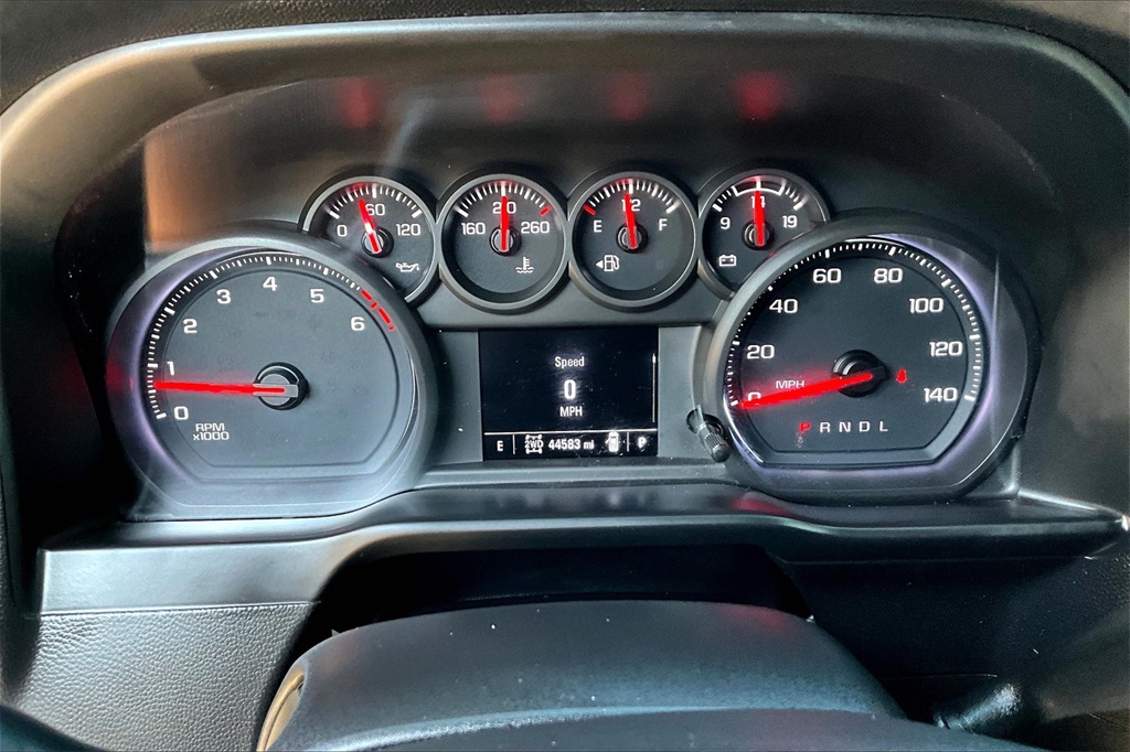 2020 Chevrolet Silverado 1500 Custom photo 12