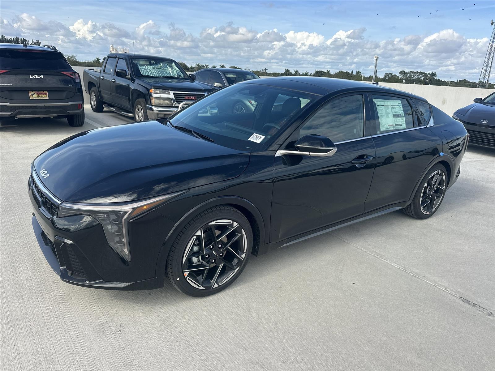 2025 Kia K4 GT-Line's photo