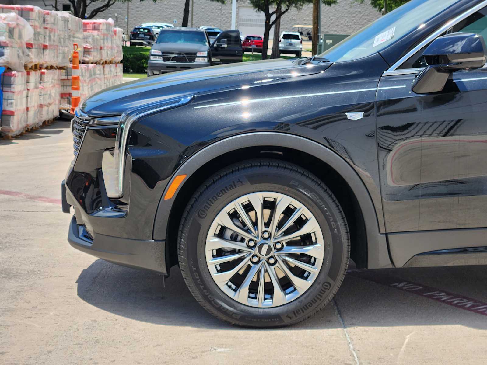 2025 Cadillac XT4 Premium Luxury photo 5