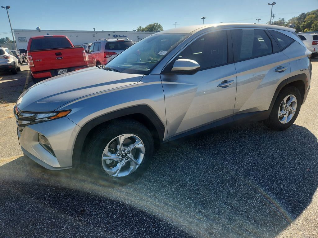 2024 Hyundai Tucson SE photo 2