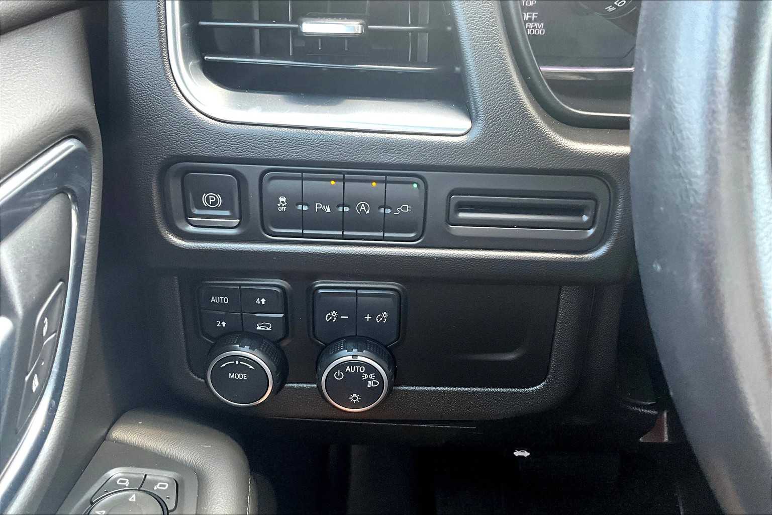 2021 Chevrolet Tahoe LT photo 32
