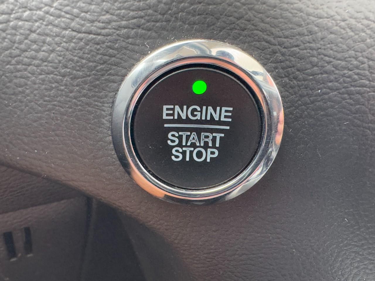 2019 Ford Edge SEL photo 19