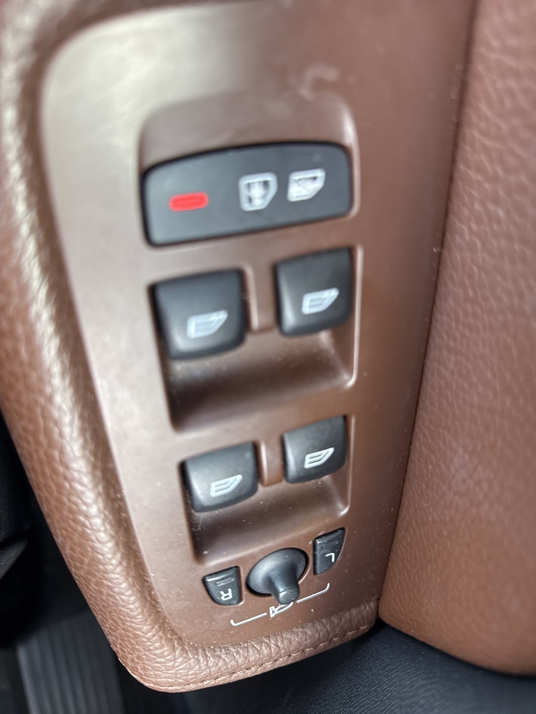 2019 Volvo XC60 T5 Momentum photo 19