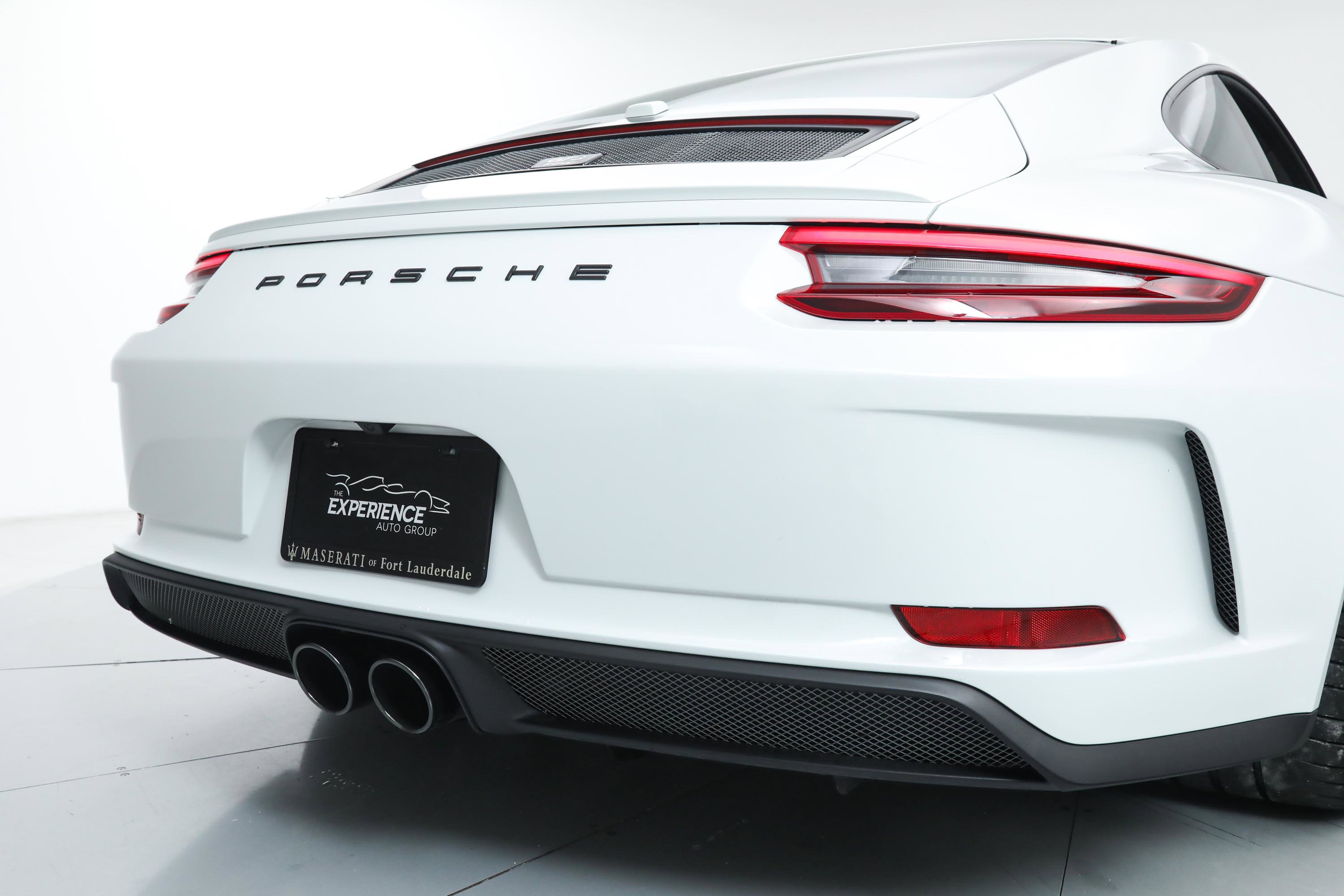 2018 Porsche 911 GT3 Touring photo 13