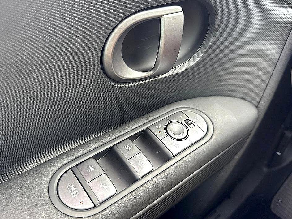 2025 Hyundai Ioniq 5 SEL photo 14