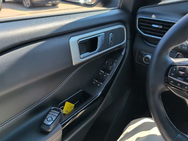 2022 Ford Explorer ST photo 7