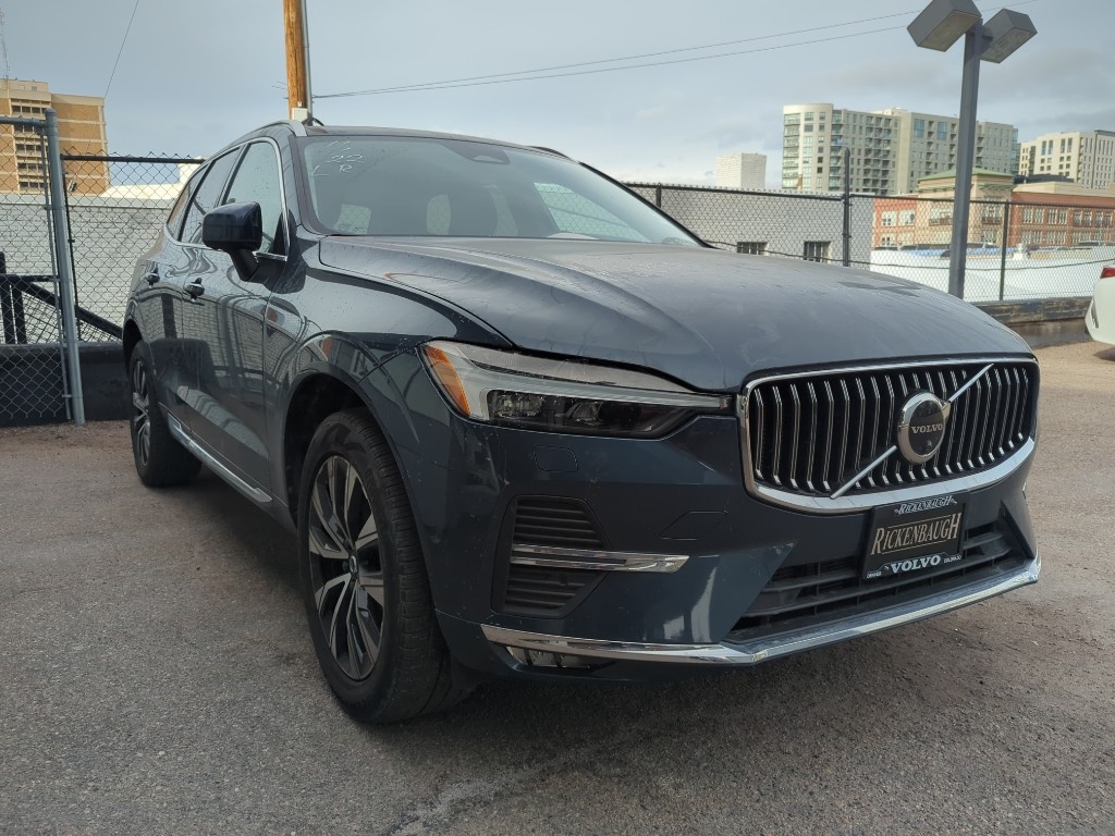 2023 Volvo XC60 Plus's photo