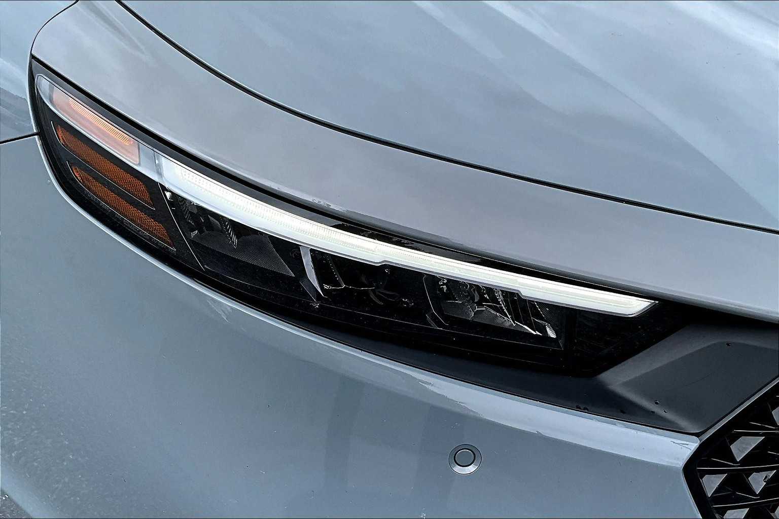 2025 Honda Accord Hybrid Touring photo 26