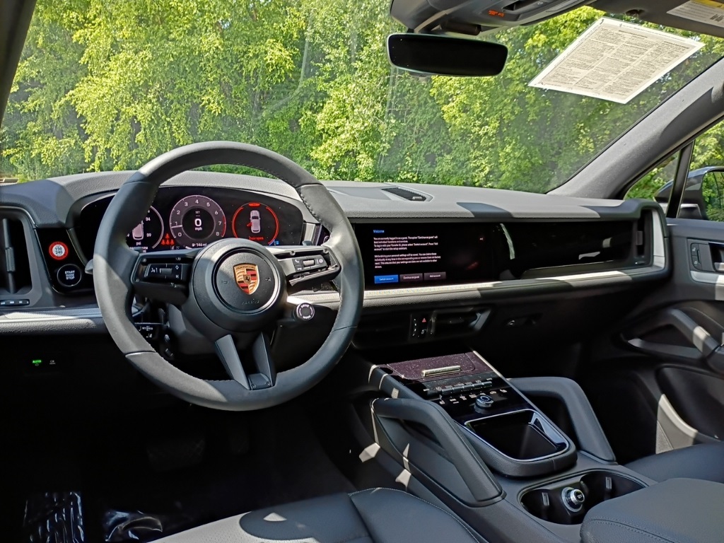 2025 Porsche Cayenne photo 4
