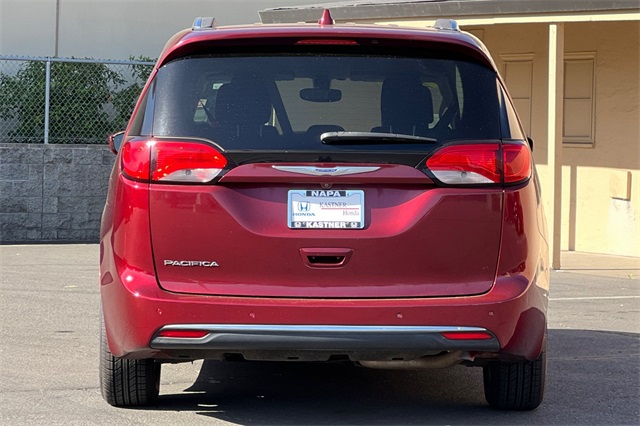 2020 Chrysler Pacifica Touring L photo 4