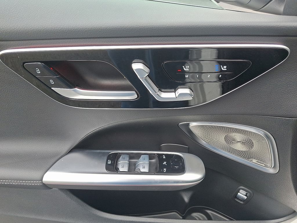 2025 Mercedes Benz C 300 4MATIC photo 11
