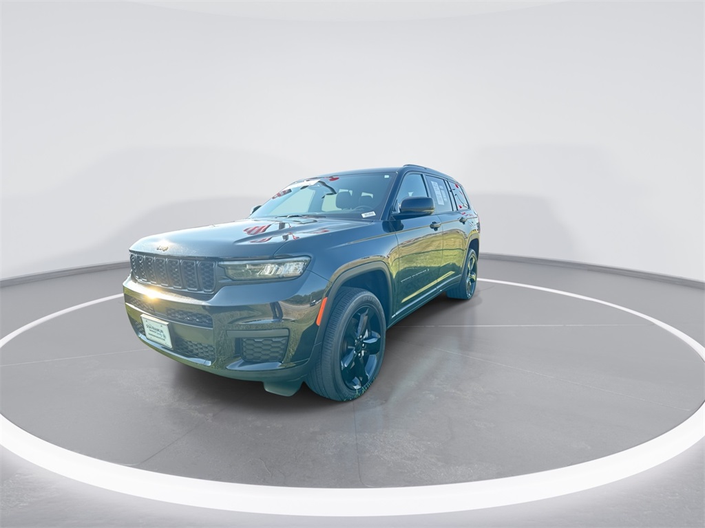 2022 Jeep Grand Cherokee Altitude photo 3