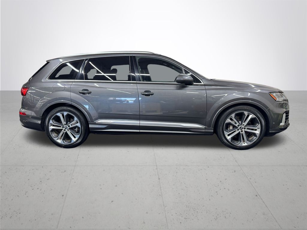 2021 Audi Q7 55 Prestige photo 6