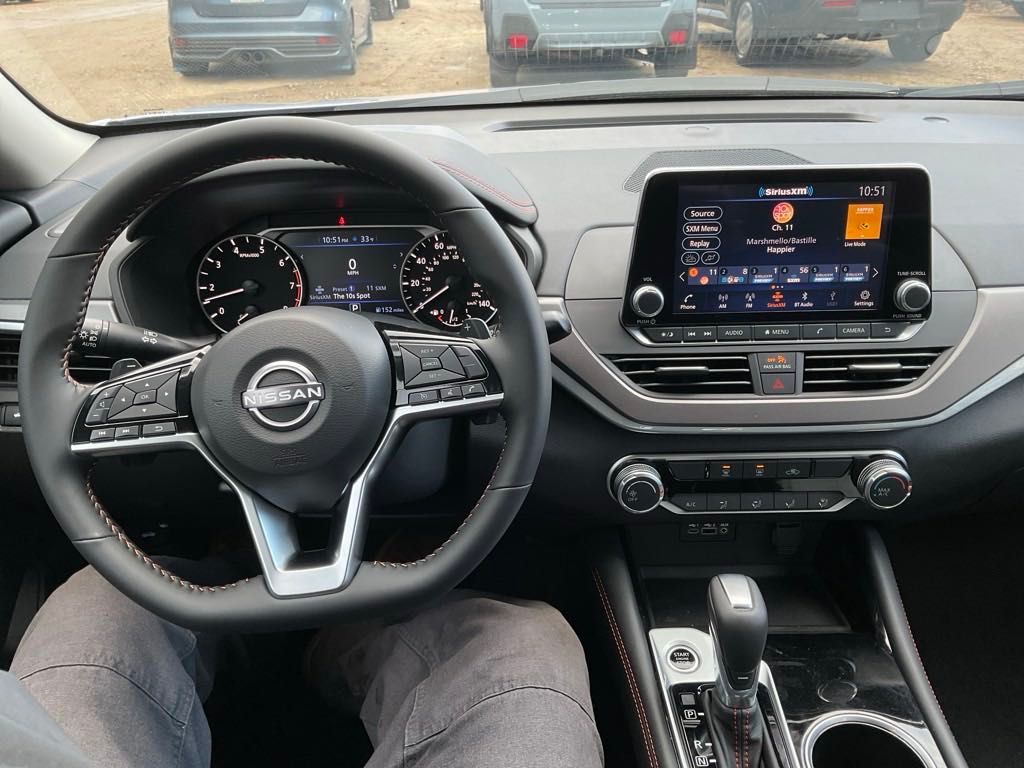 2025 Nissan Altima 2.5 SR photo 17