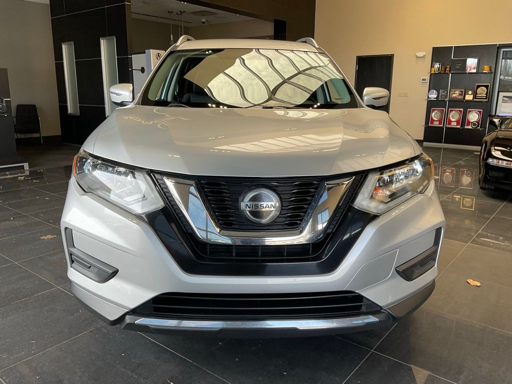 Used 2018 Nissan Rogue SV with VIN JN8AT2MT5JW453495 for sale in Kansas City